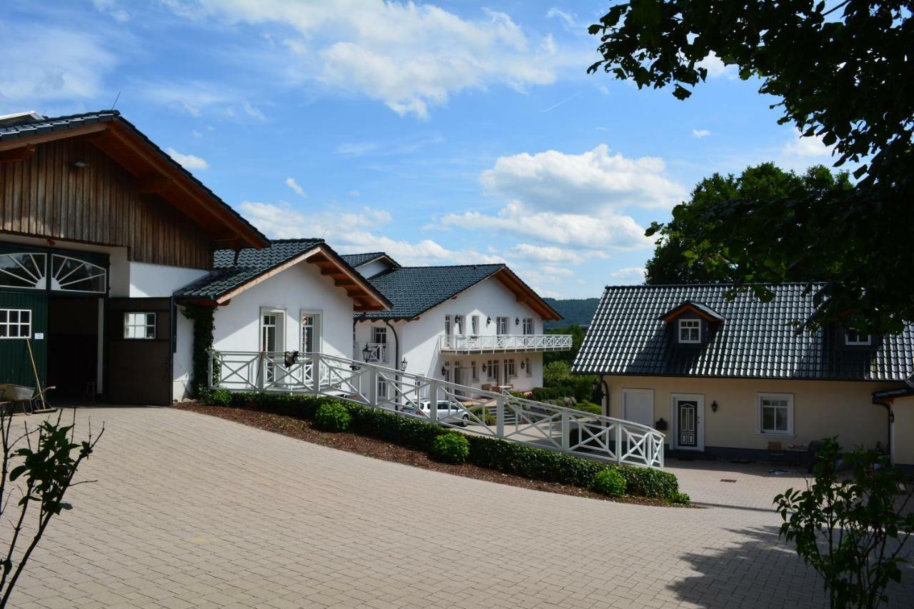 Reiterhof Und Pension Eichenhof Haiger Ngoại thất bức ảnh